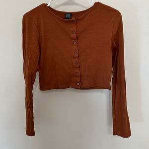 super cute long sleeve button up!